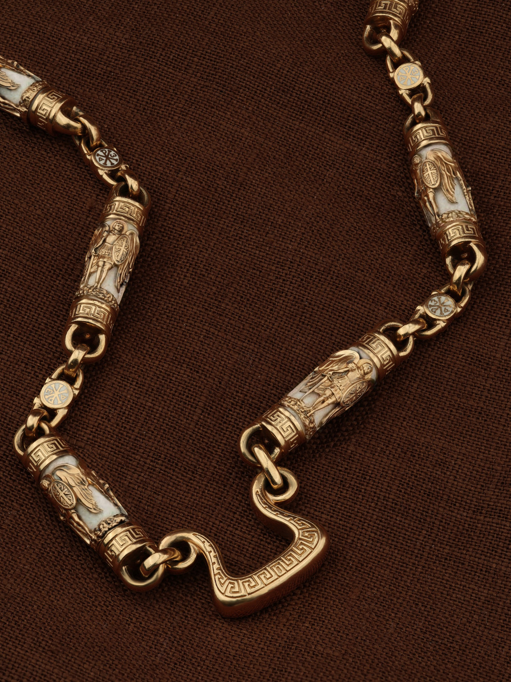 Цепь из золота c эмалью и бивнем мамонта