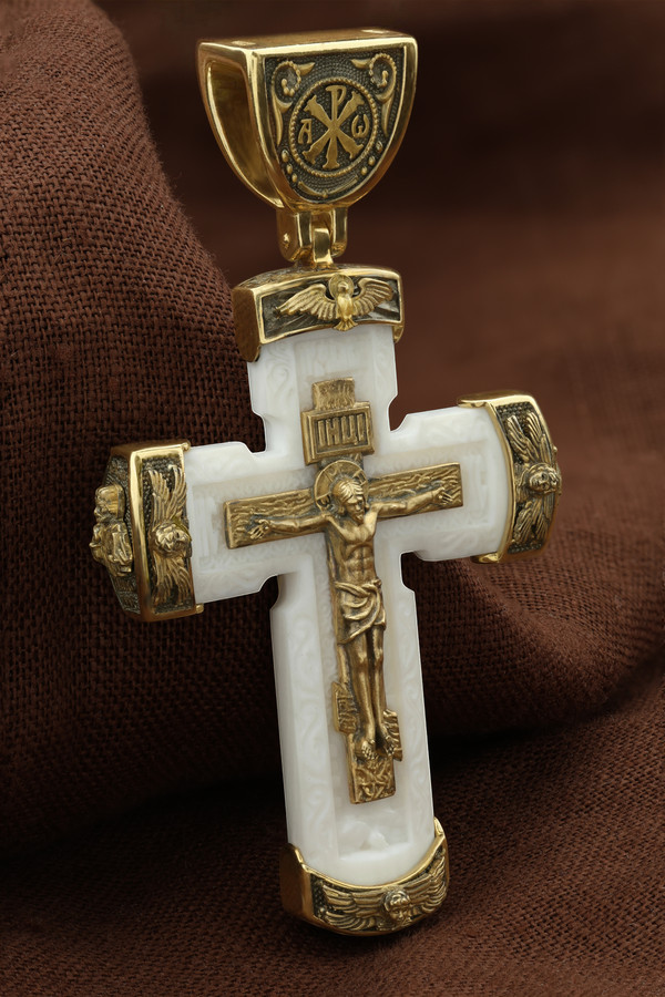 Крест из лимонного золота c бивнем мамонта