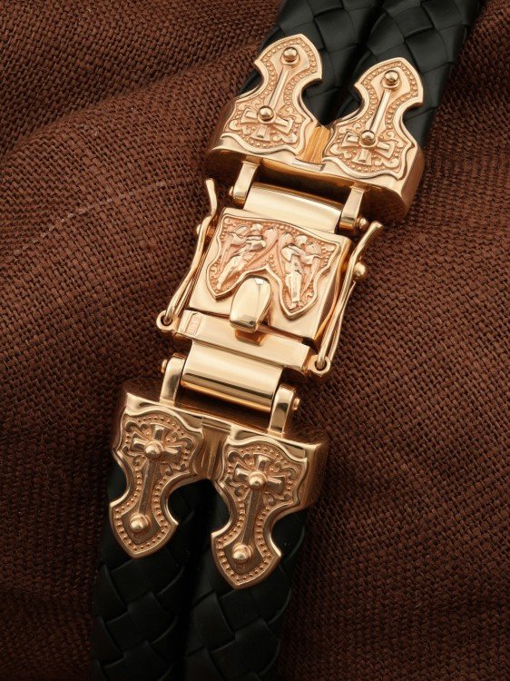 Браслет из золота c шнурком и ониксом