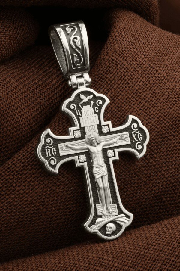 Крест из белого золота c бриллиантами