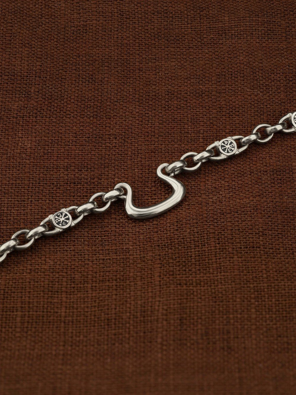 Цепь из белого золота c эмалью