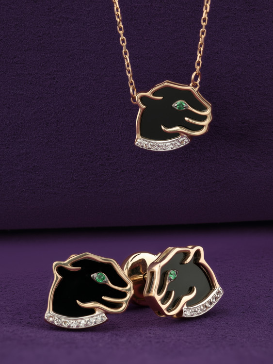 Колье из золота c бриллиантами, изумрудом и ониксом