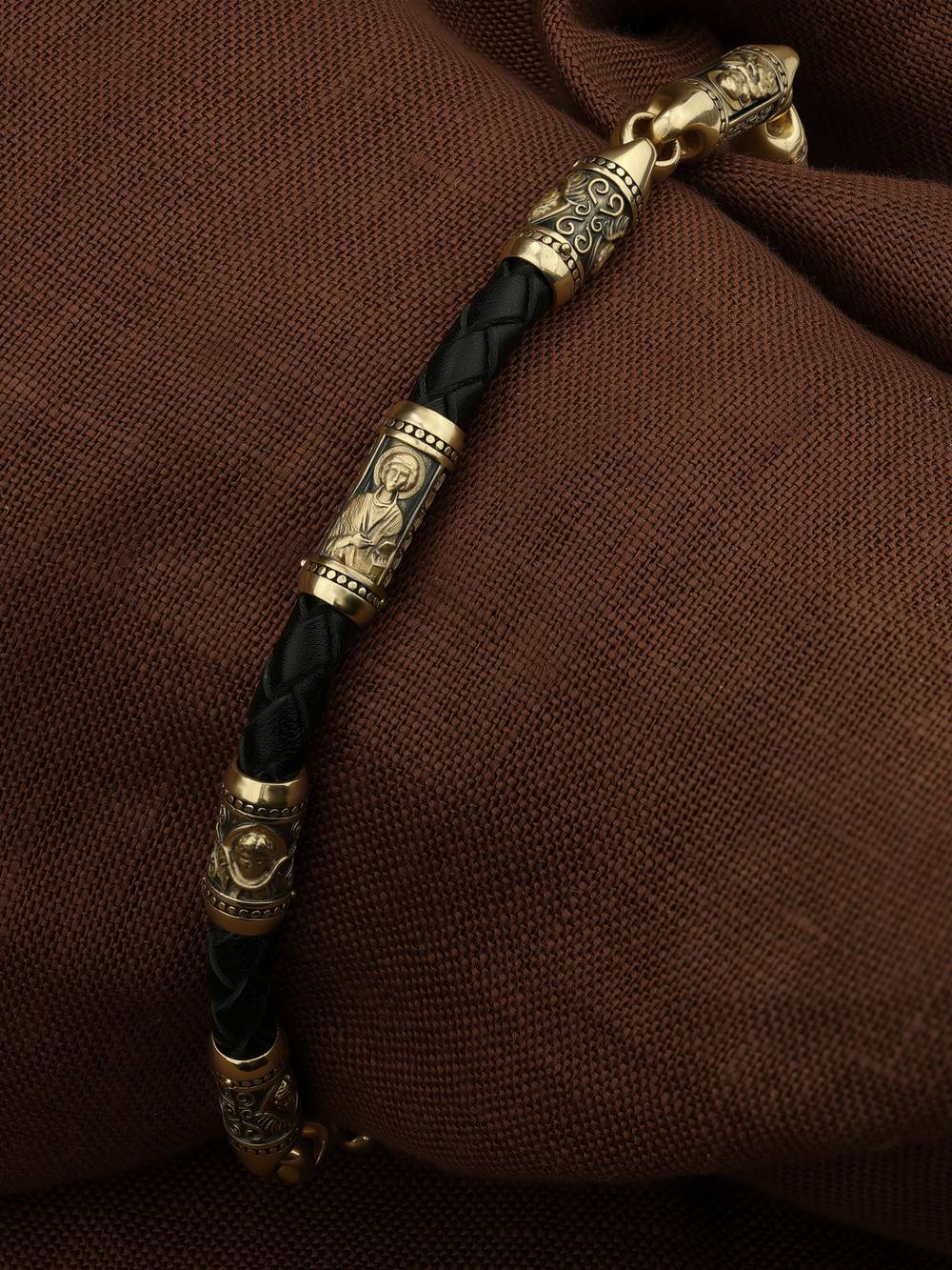 Браслет из лимонного золота c кожаным шнурком