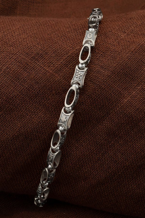 Браслет из белого золота