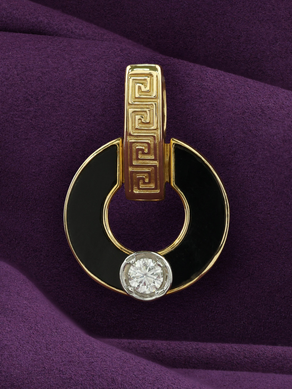 Подвеска из лимонного золота c бриллиантами и ониксом