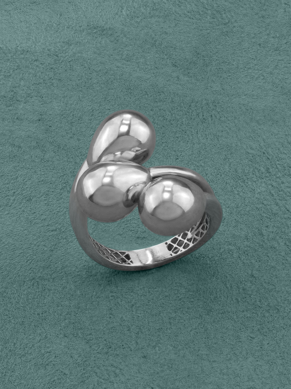 Кольцо из белого золота