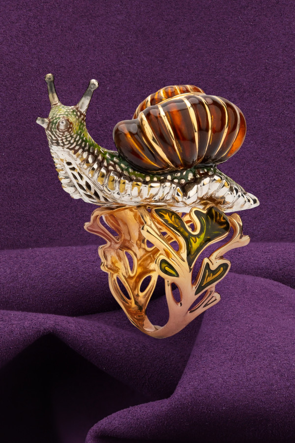 Кольцо из золота c эмалью