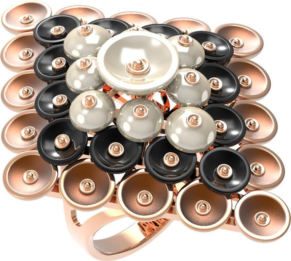 Кольцо из золота c ониксом и перламутром