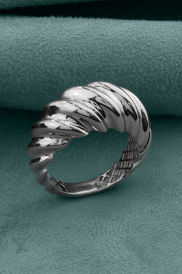 Кольцо из белого золота