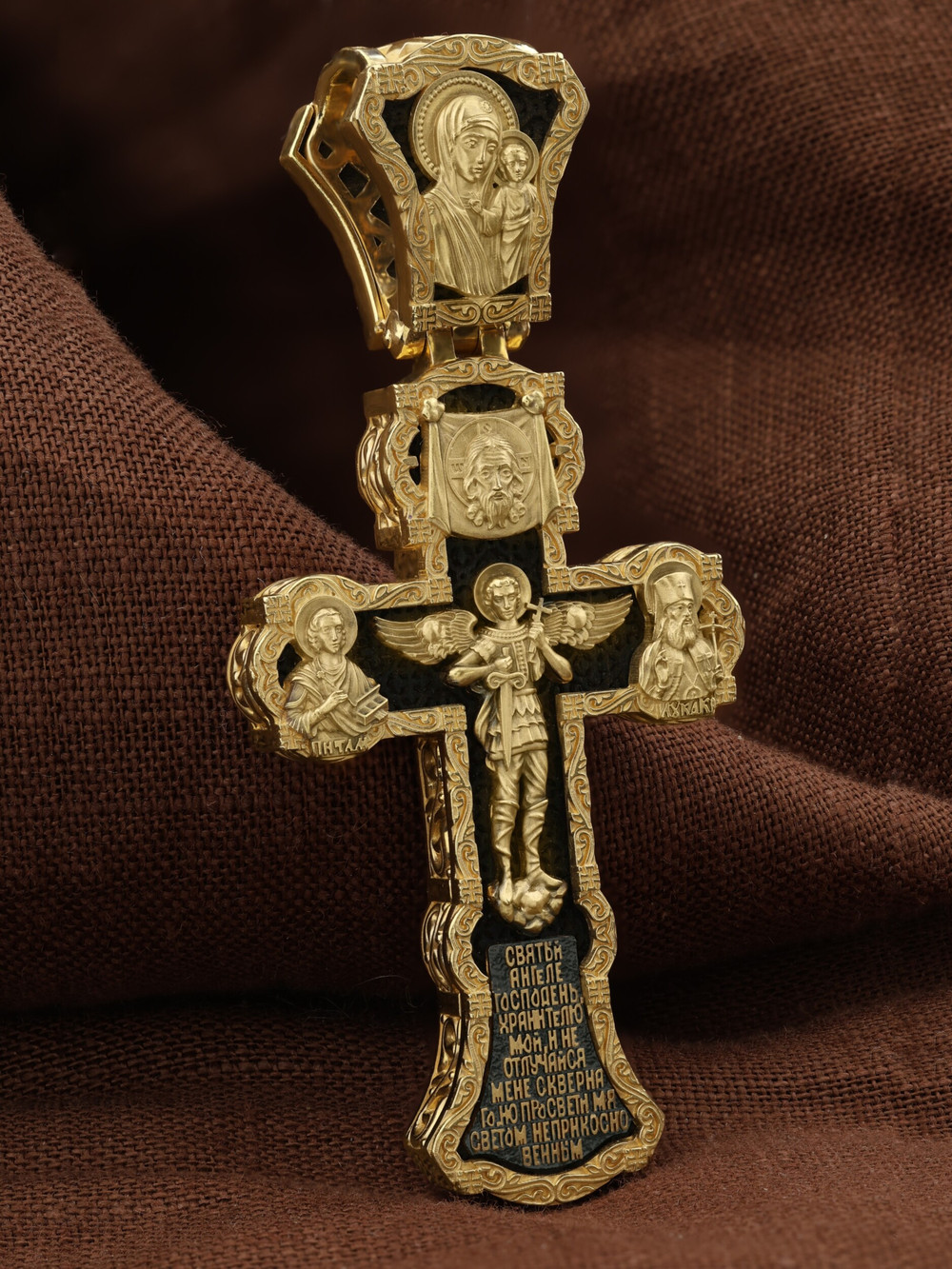 Крест из лимонного золота c эбеновым деревом