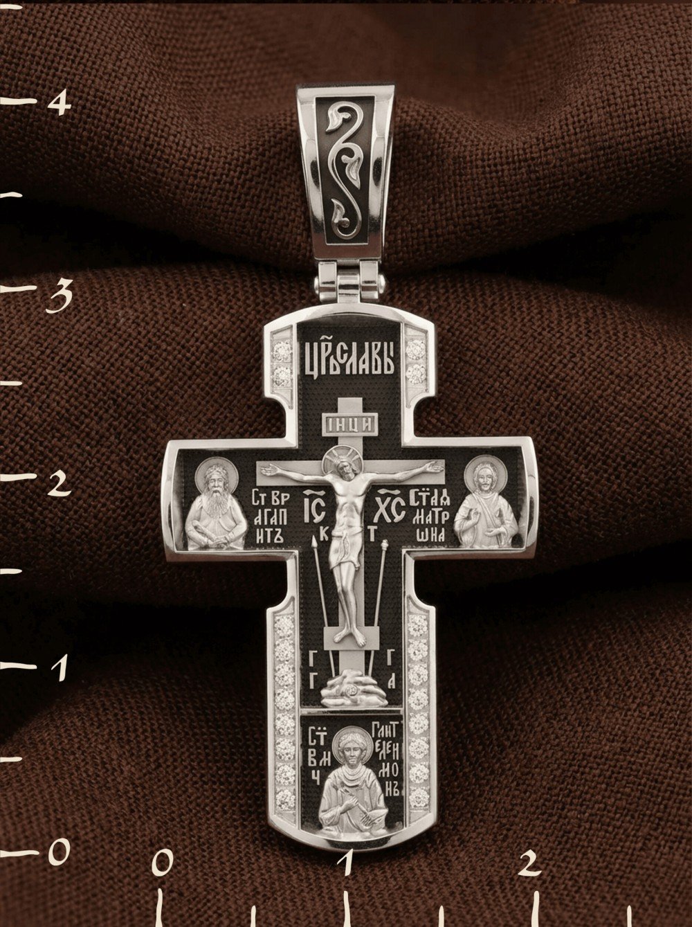 Крест из белого золота c бриллиантами