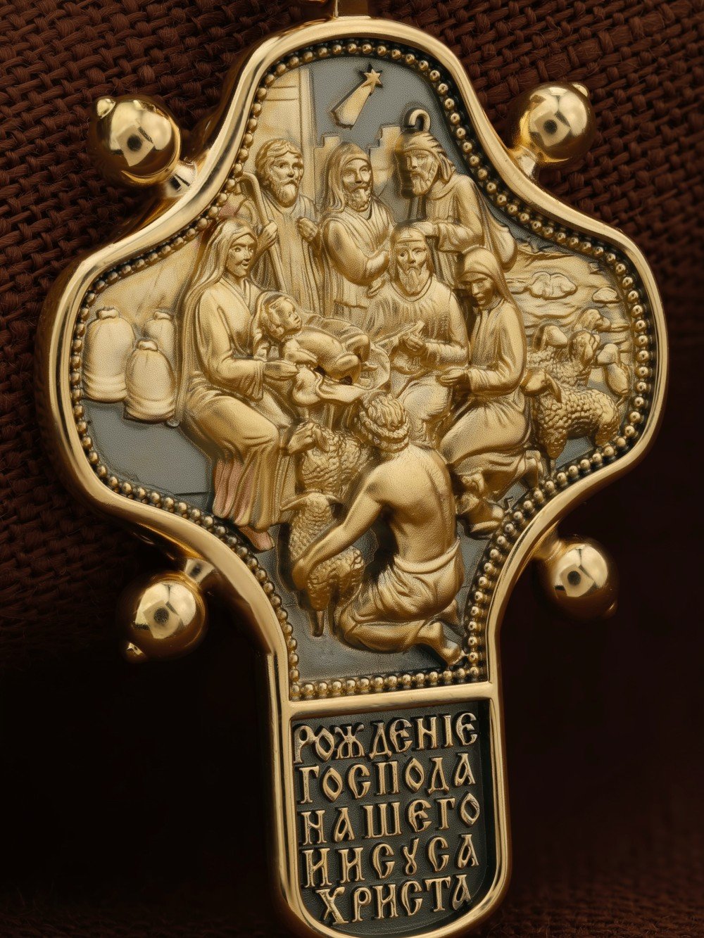 Крест из лимонного золота