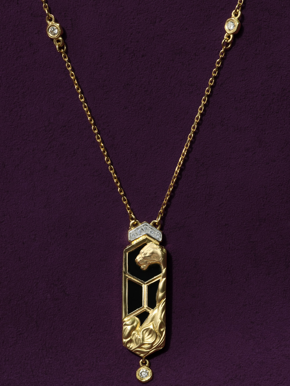 Колье из лимонного золота c бриллиантами и ониксом