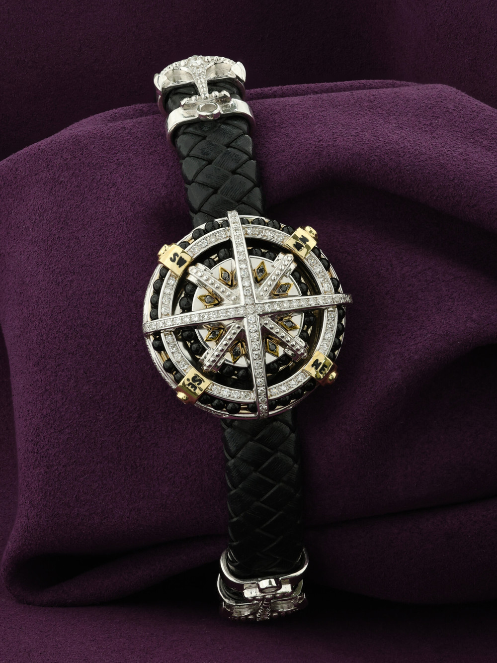 Браслет из белого золота c эмалью, бриллиантами, кожаным шнурком и ониксом