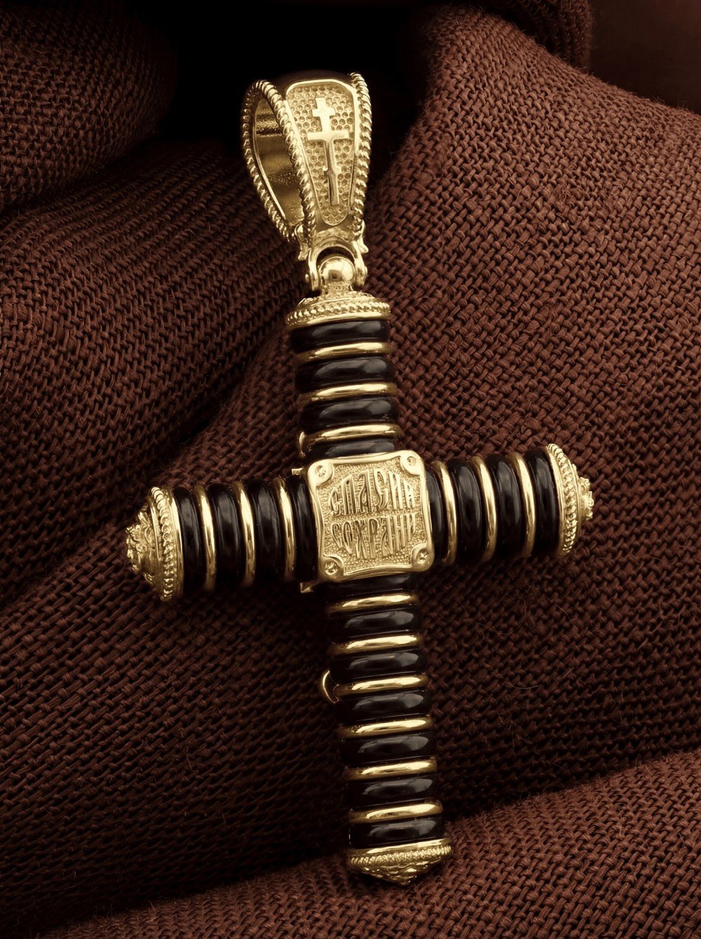 Крест из лимонного золота c ониксом