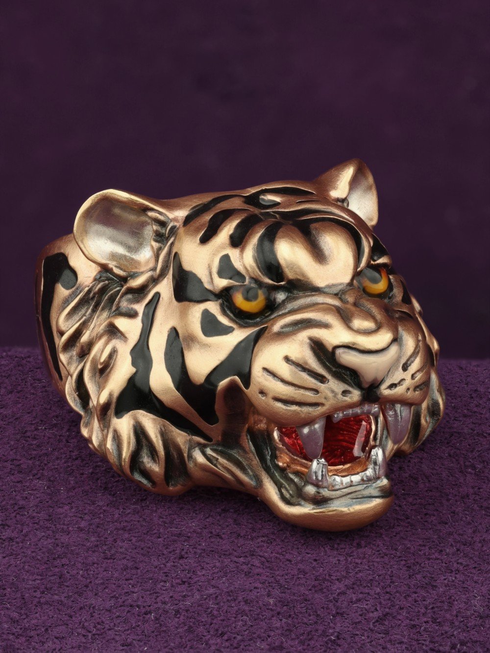 Кольцо из золота c эмалью