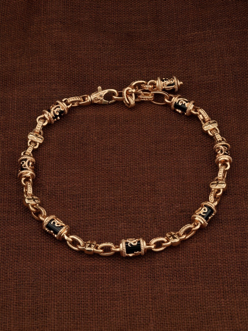 Браслет из золота c ониксом