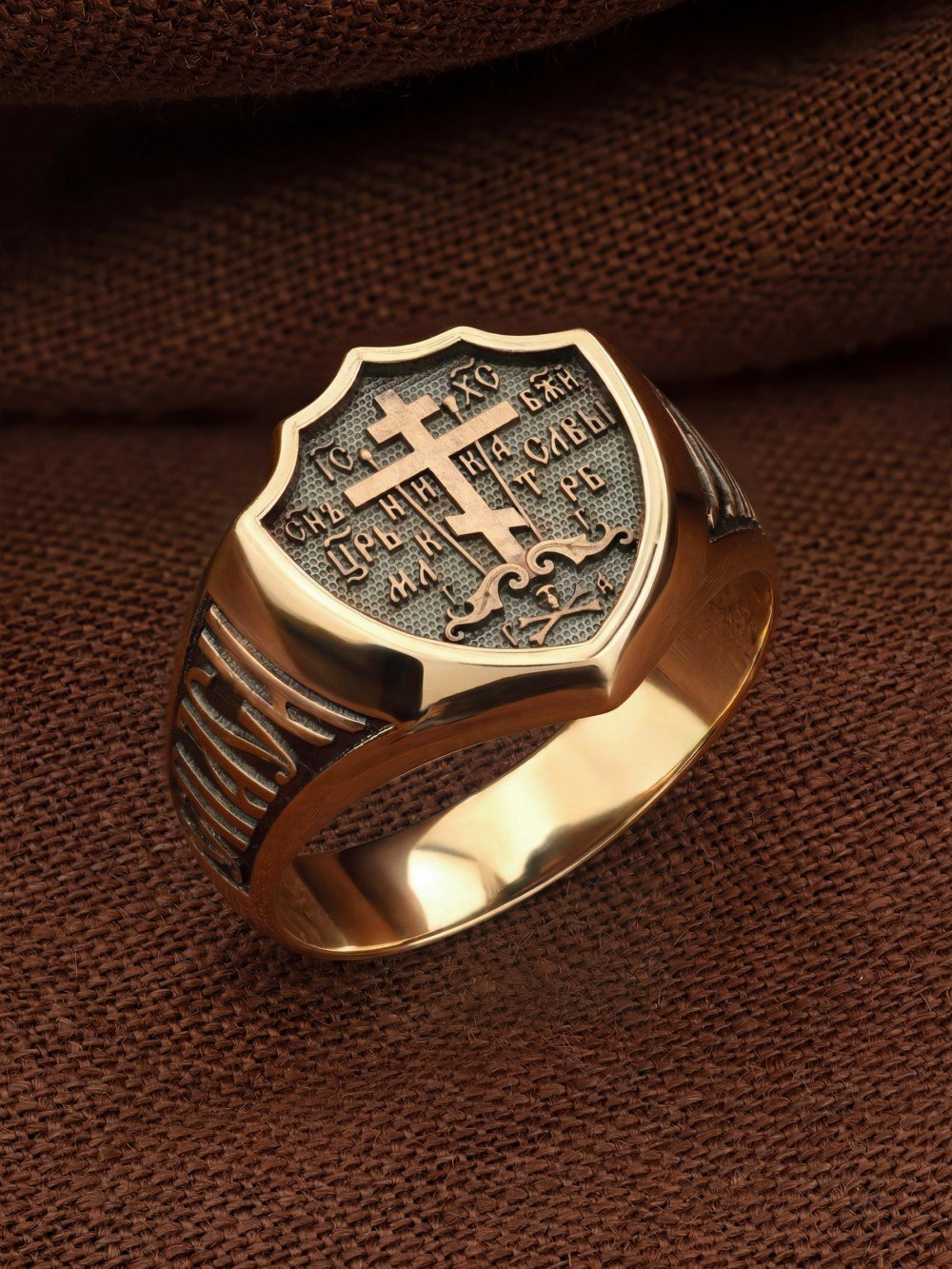 Кольцо из золота