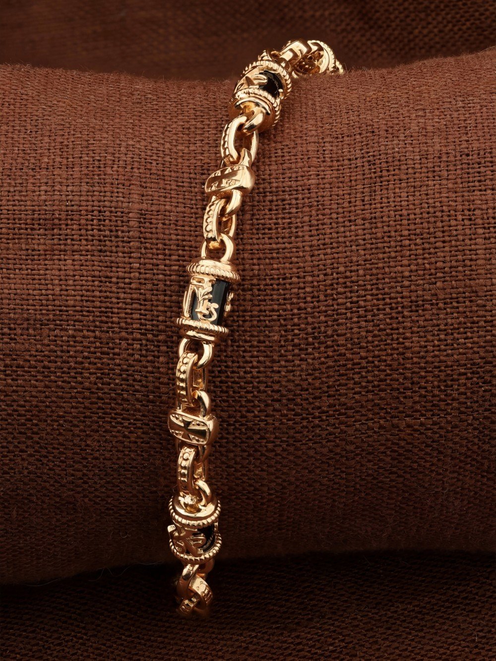 Браслет из золота c ониксом