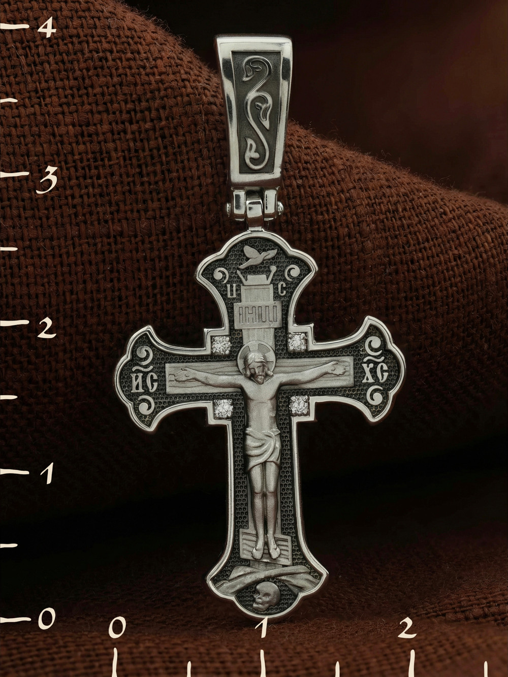 Крест из белого золота c бриллиантами