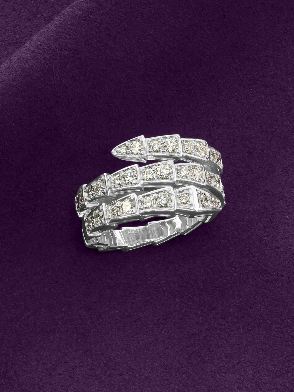 Кольцо из белого золота c бриллиантами