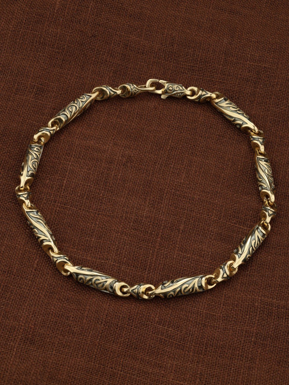 Браслет из лимонного золота