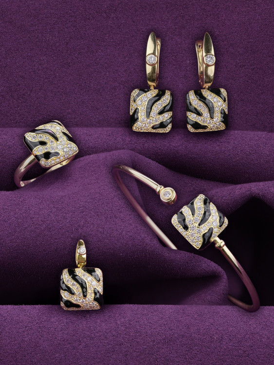 Браслет из лимонного золота c эмалью и бриллиантами