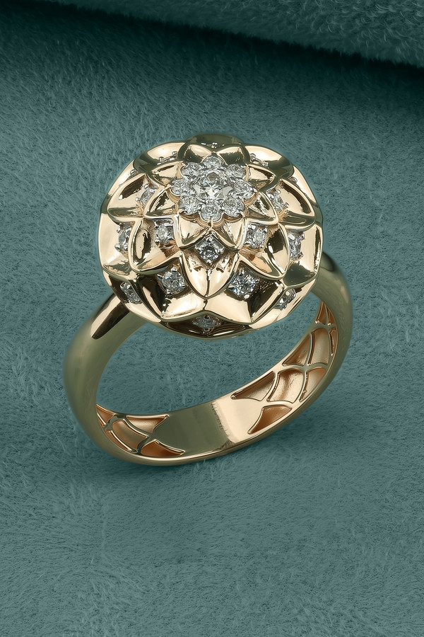 Кольцо из золота c бриллиантами