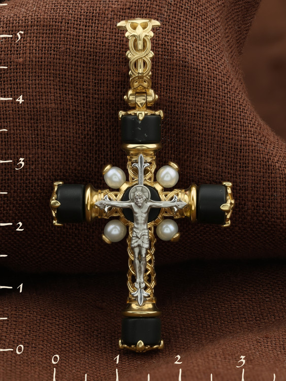 Крест из лимонного золота c жемчугом и ониксом