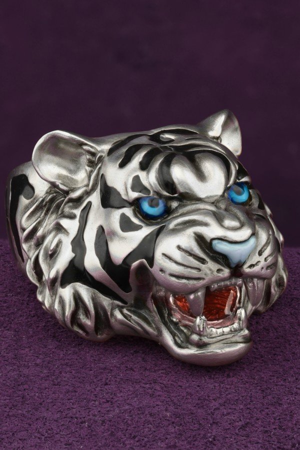 Кольцо из белого золота c эмалью