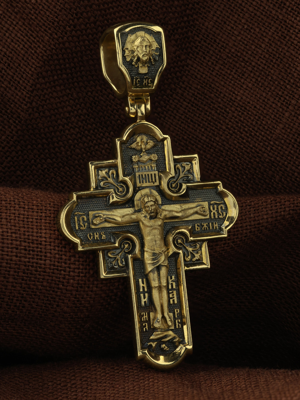 Крест из лимонного золота