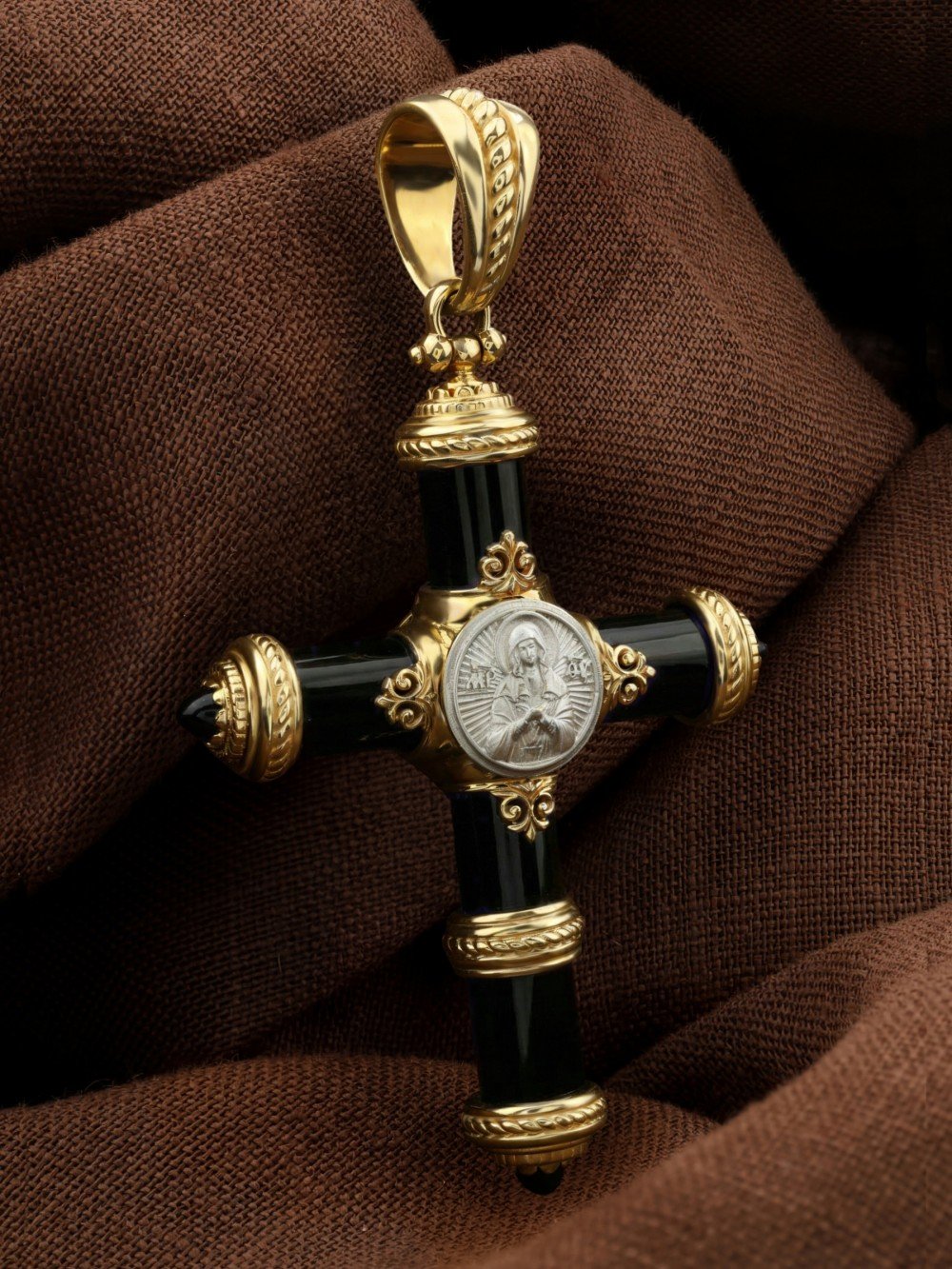 Крест из лимонного золота c ониксом