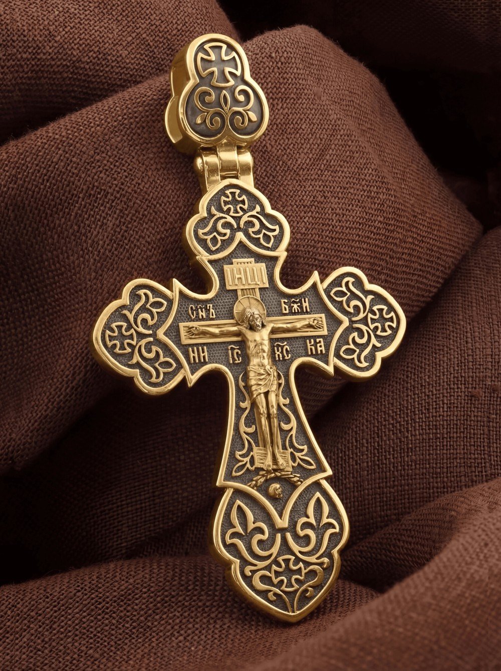 Крест из лимонного золота