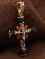 Крест из золота 585 пробы c ониксом и кораллом