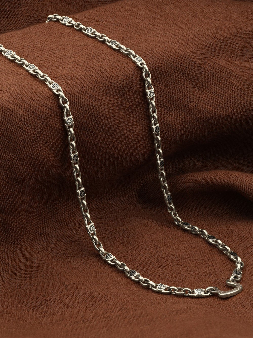 Цепь из белого золота c эмалью