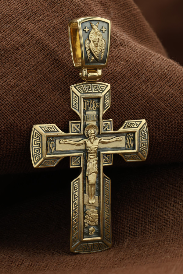 Крест из лимонного золота