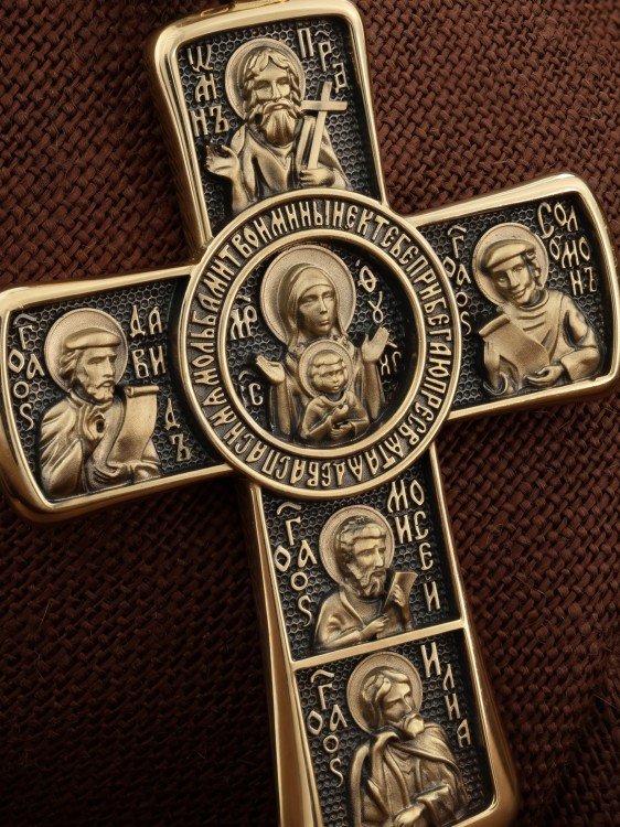 Крест из лимонного золота