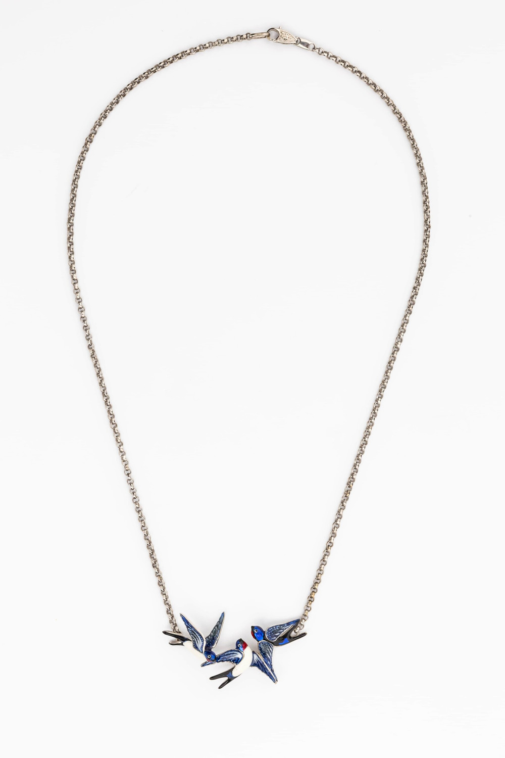 Колье из белого золота c эмалью