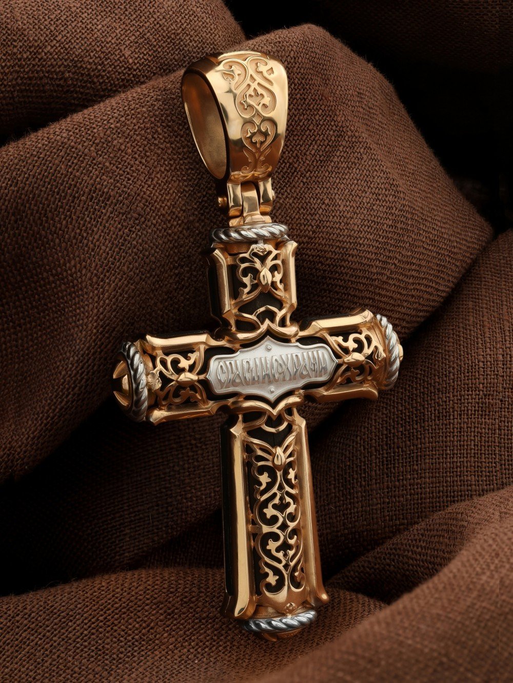 Крест из золота c эбеновым деревом