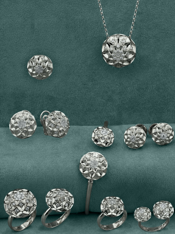 Колье из белого золота c бриллиантами