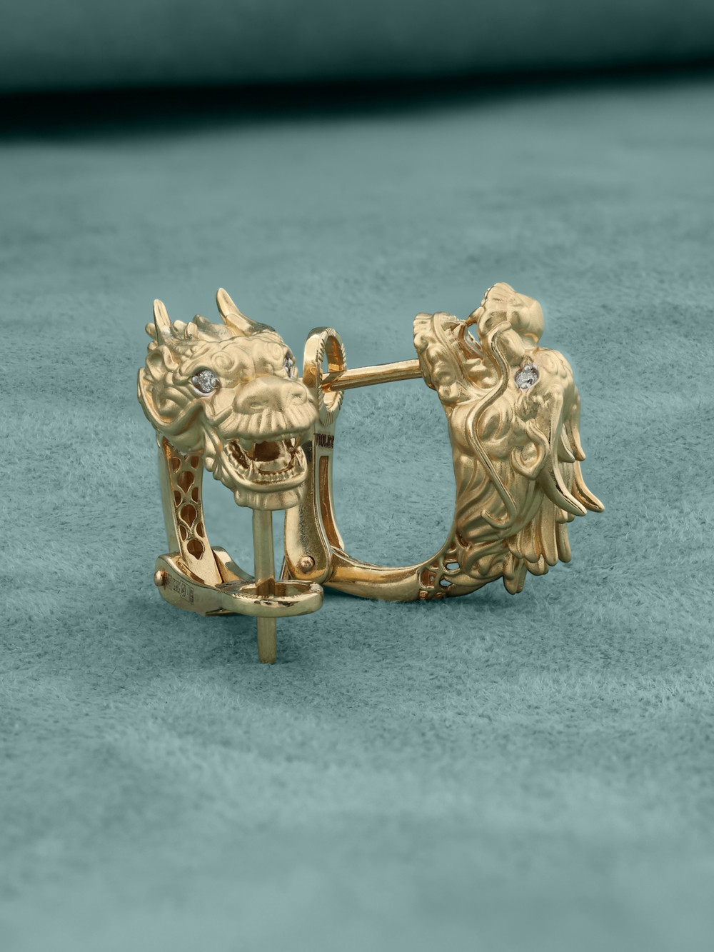 Серьги из золота c бриллиантами