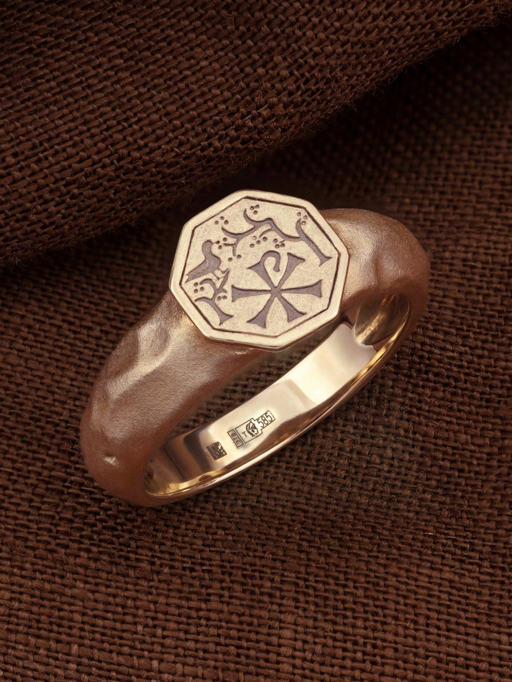 Кольцо из золота