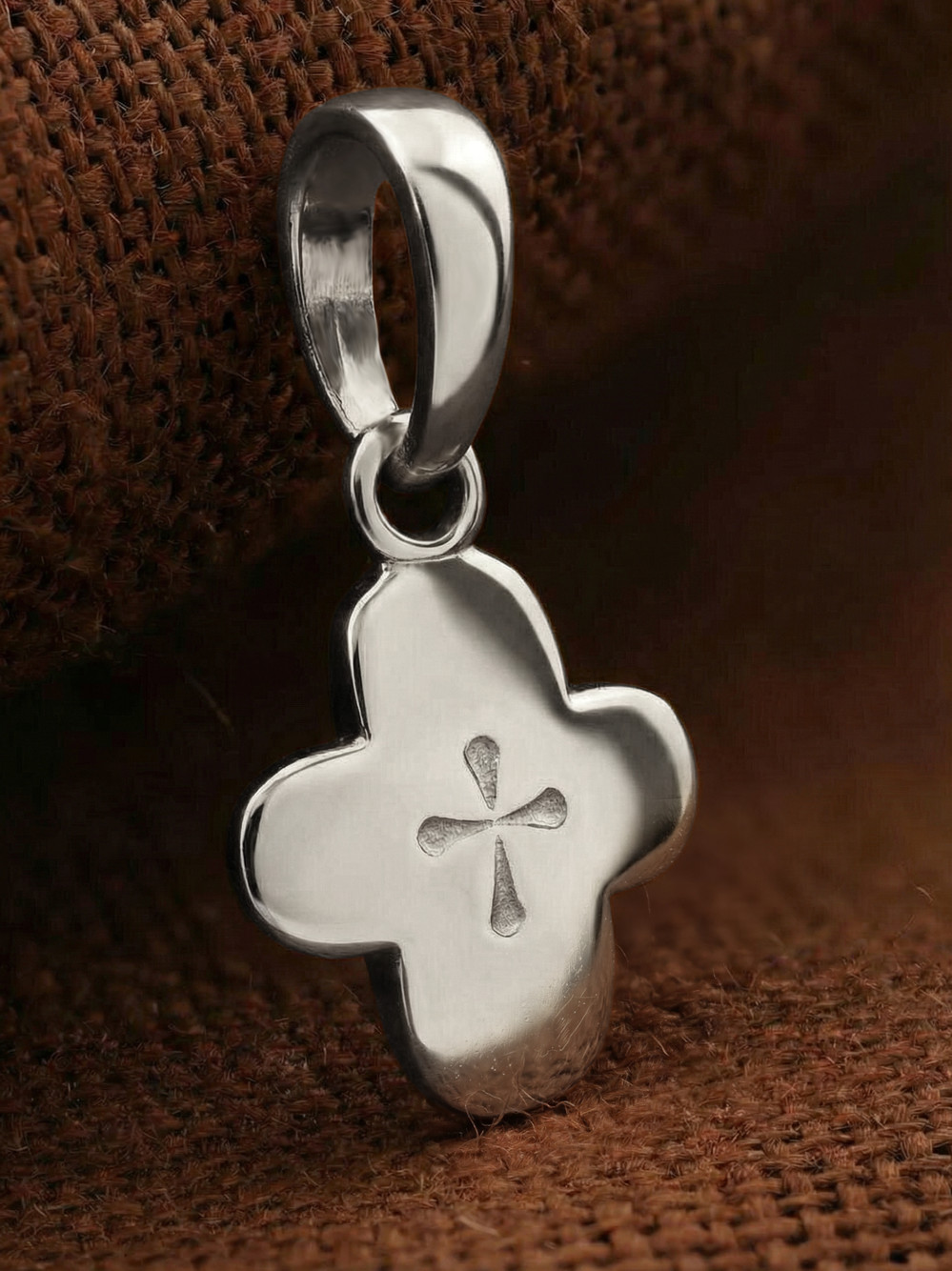 Крест из белого золота