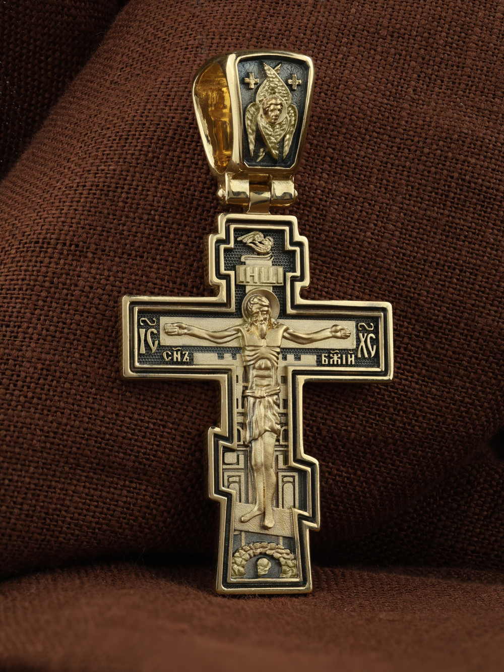 Крест из лимонного золота