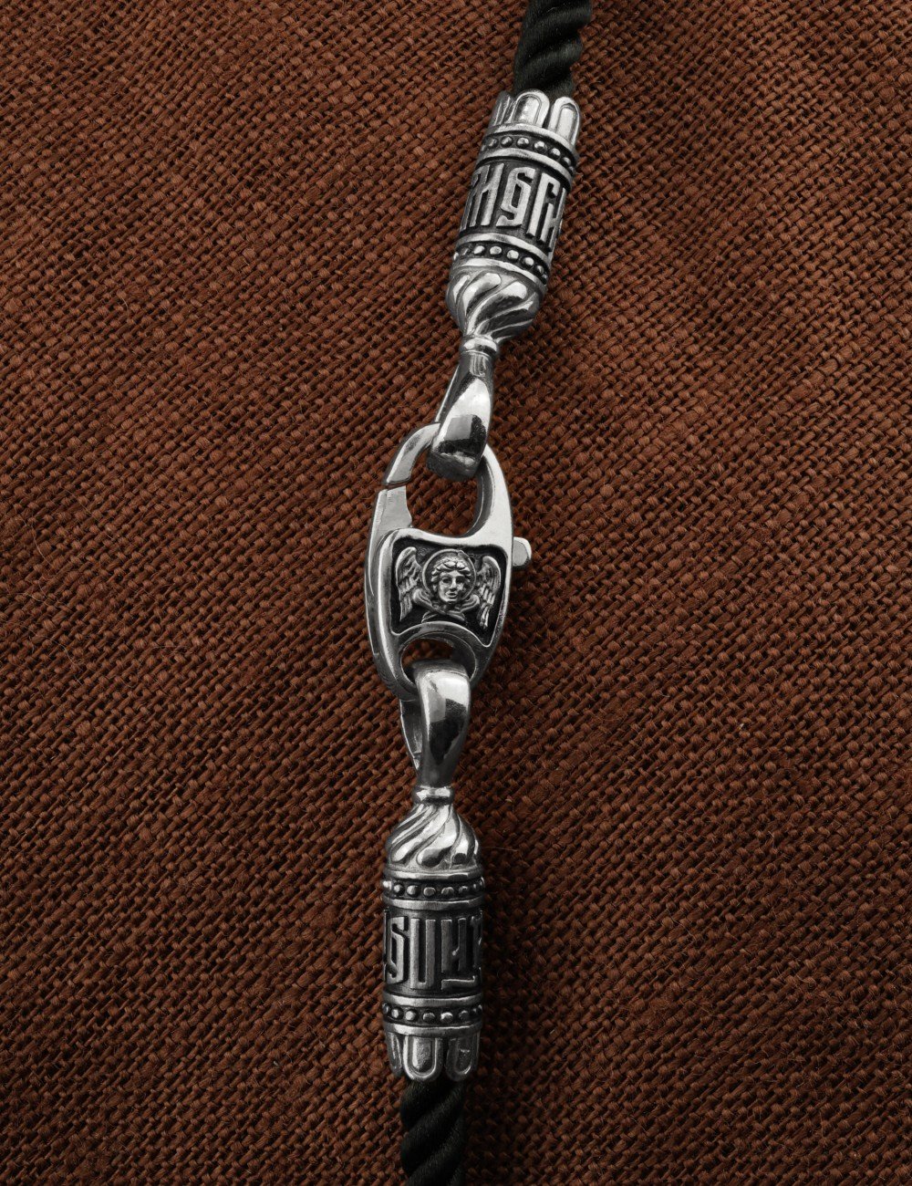 Шнурок шёлковый из белого золота 585 пробы c шёлковым шнурком