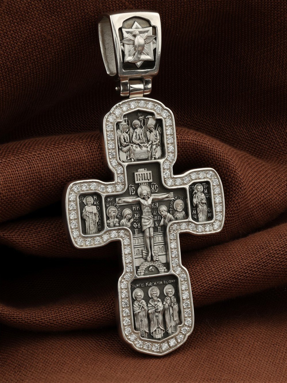 Крест из белого золота c бриллиантами