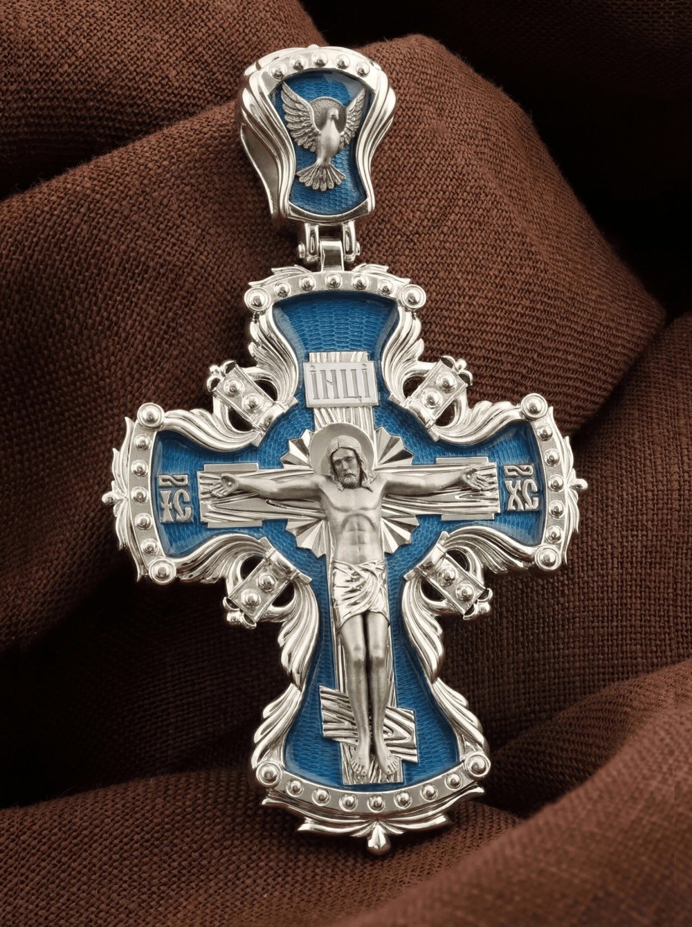 Крест из белого золота c эмалью