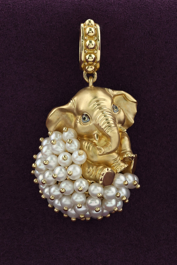 Подвеска из лимонного золота c эмалью и жемчугом