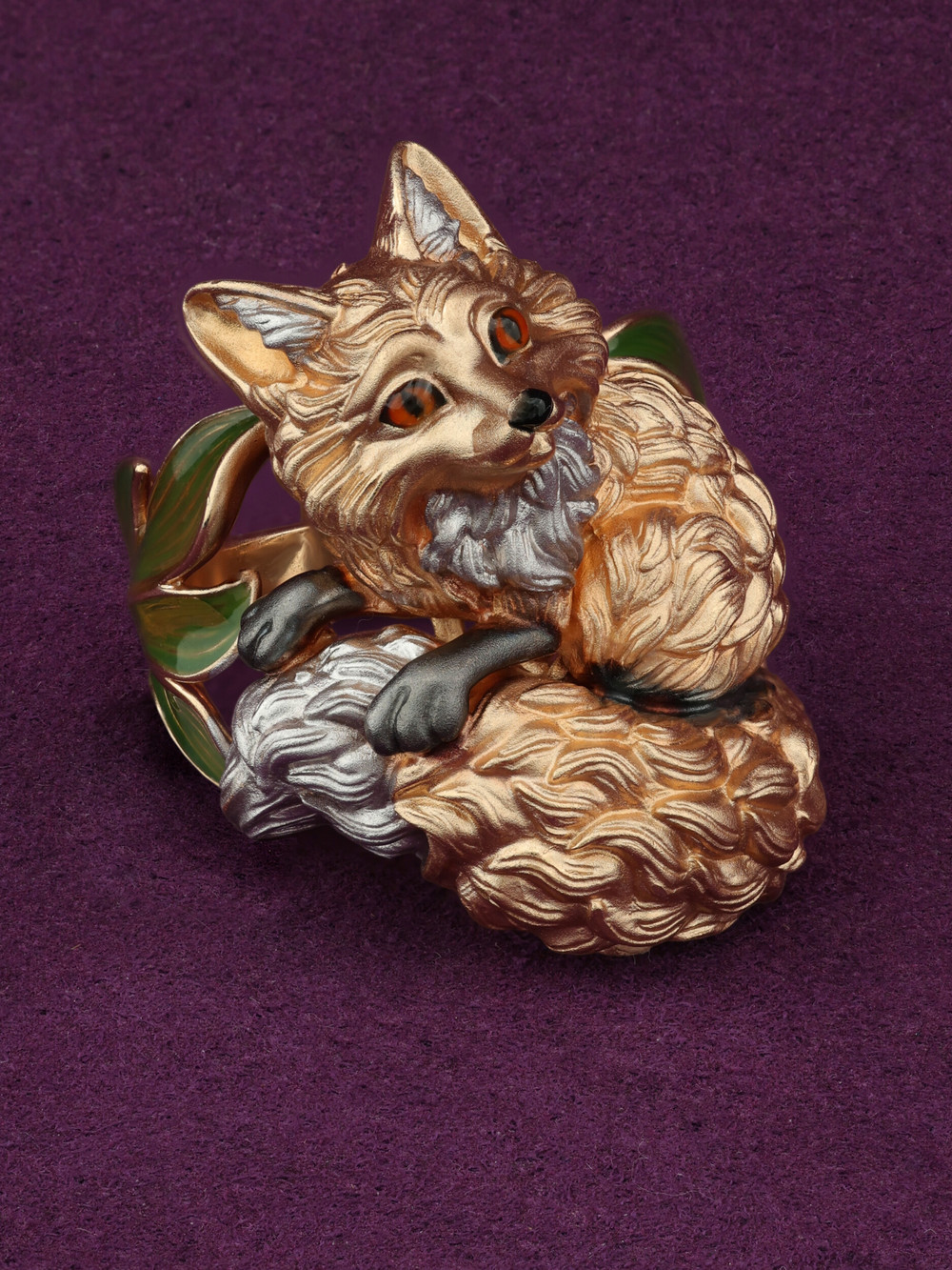 Кольцо из золота c эмалью