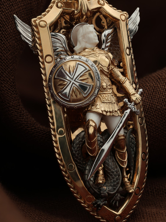 Образок из золота c эмалью и бивнем мамонта